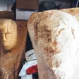 ...e busti di figure mitologiche